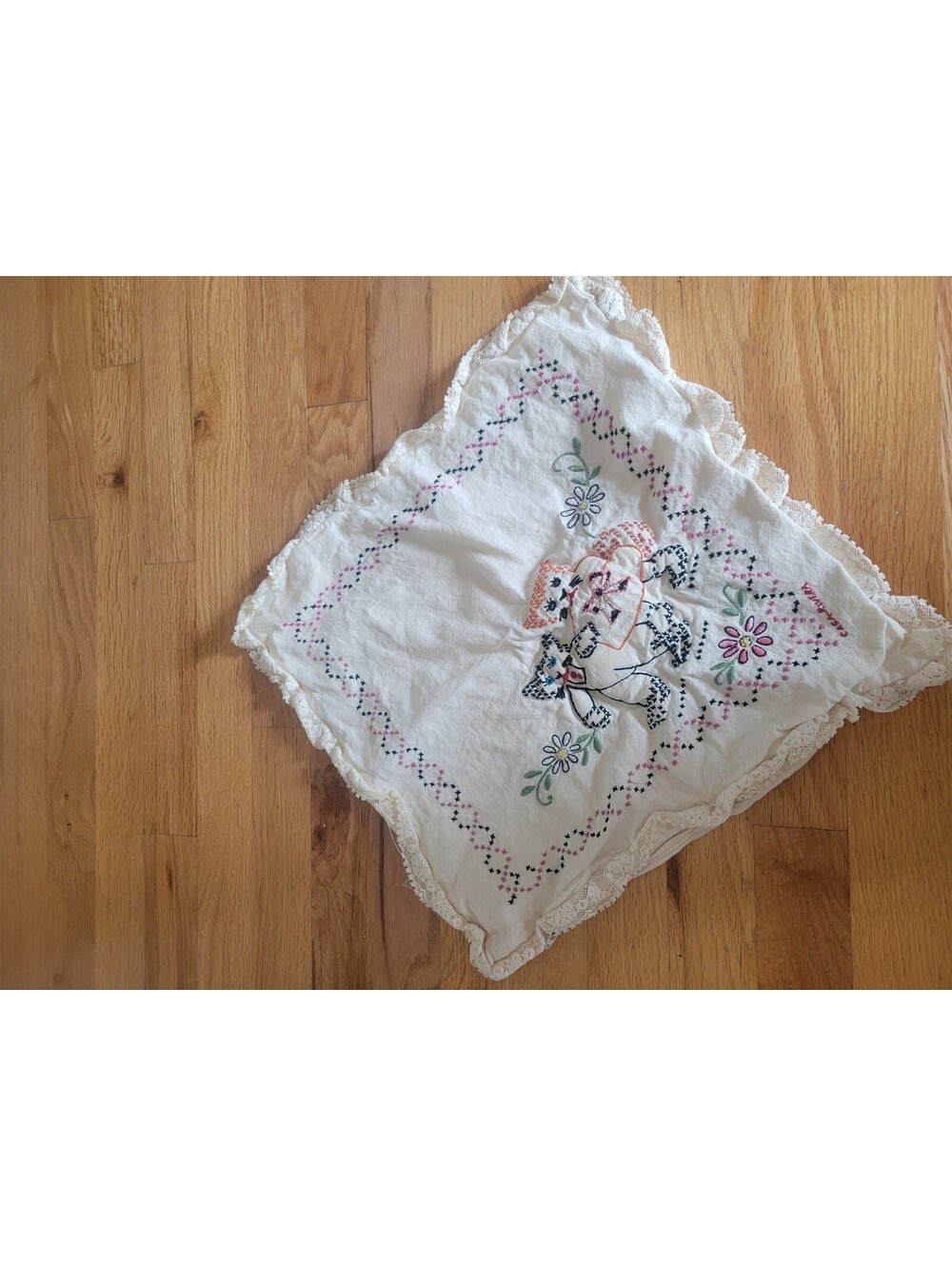 Vtg Casa Rivera White Embroidered Cat Throw Pillow Cover Lace Floral Retro